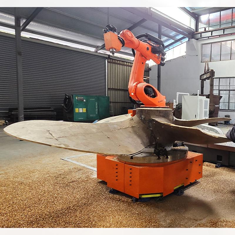 Robotic grinding of a stainless steel propeller.